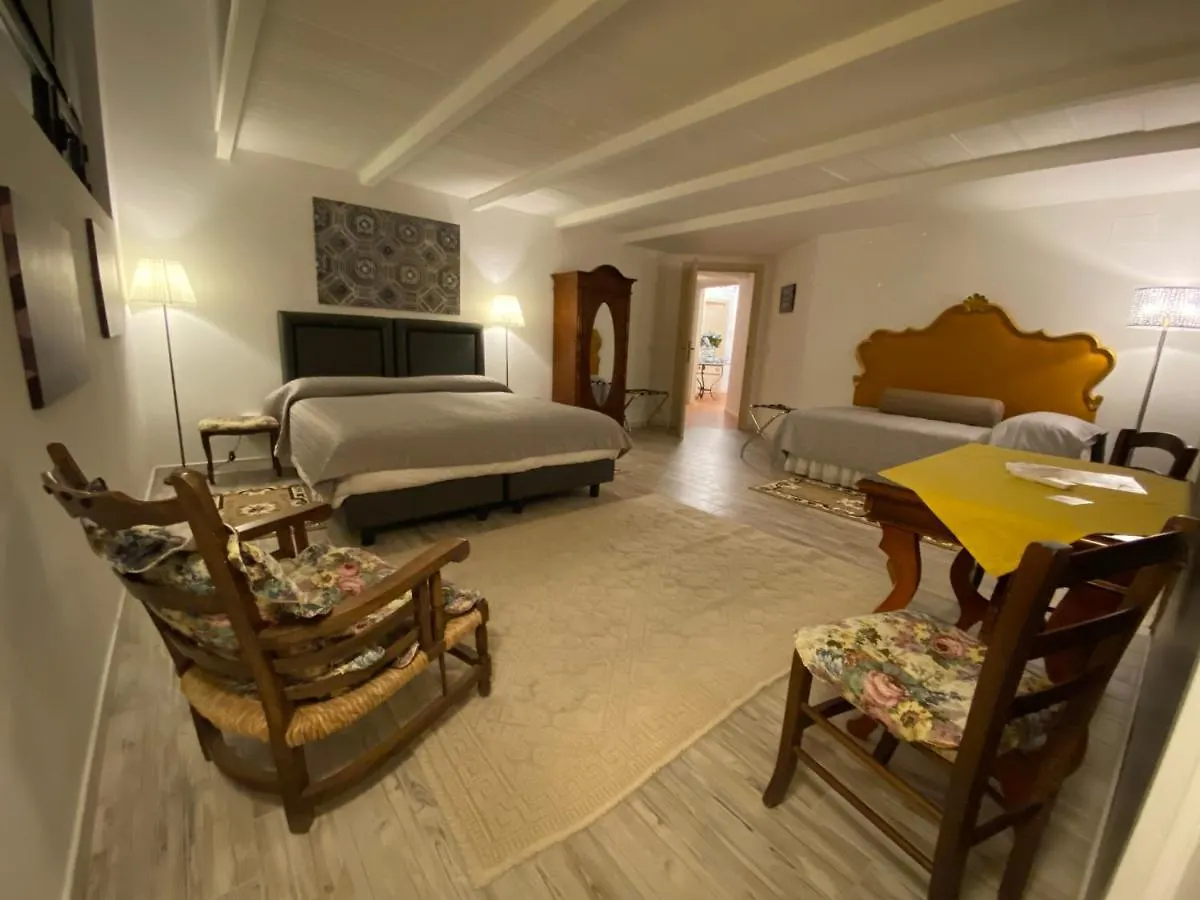 Lenzi’s Bottega&Gallery Suites Vicopisano